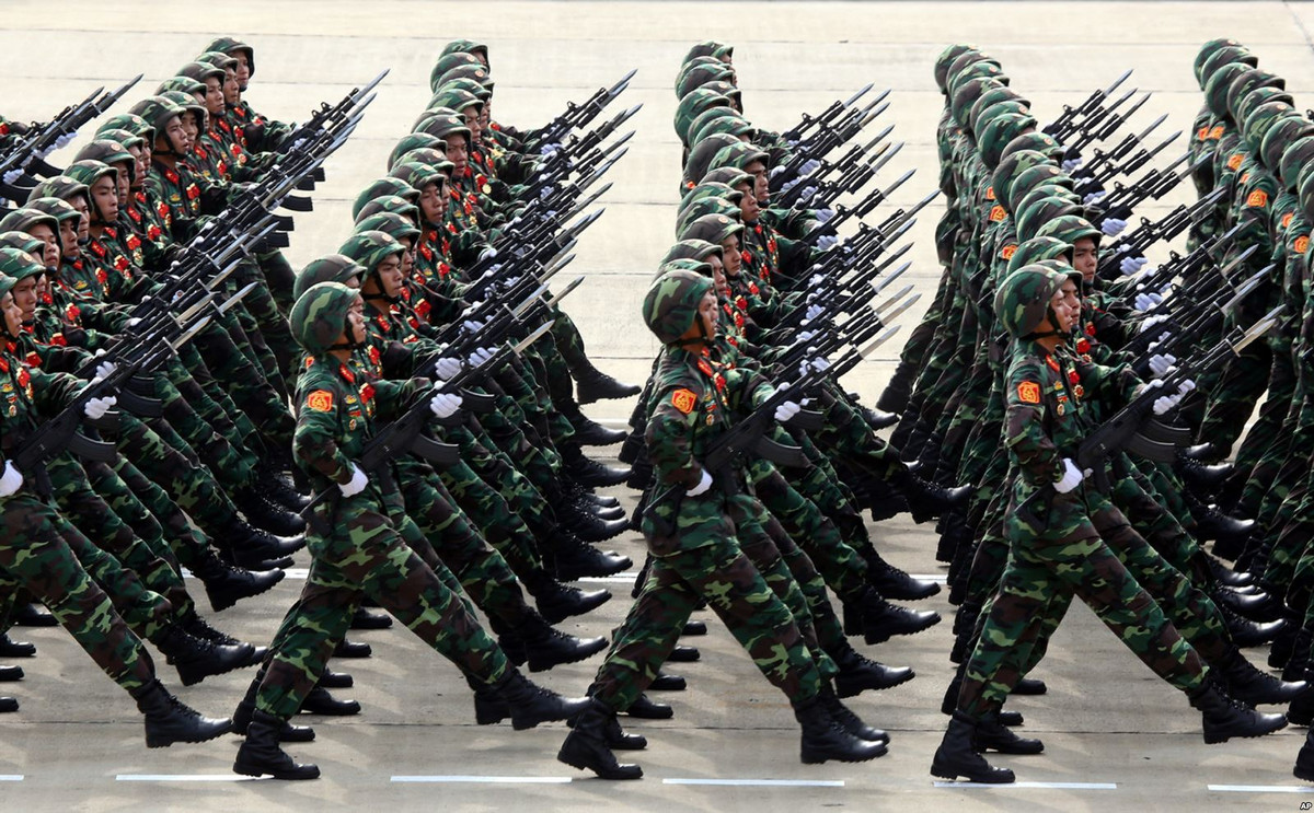 Một trong những quốc gia có công rất lớn giúp Việt Nam đẩy nhanh tốc độ hiện đại hóa quân đội cũng như ngành công nghiệp quốc phòng có thể Israel, khi nhiều dòng súng bộ binh hiện đại của Quân đội Nhân dân Việt Nam có nguồn gốc từ Israel như: ACE 31/32, Mirco Uzi, Tavor CTAR21 và nhiều cái tên khác.