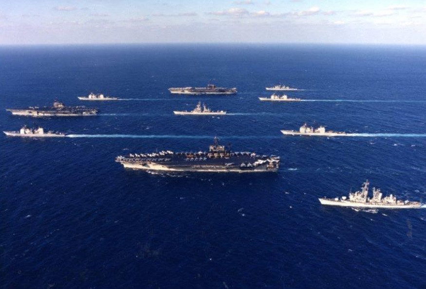 Ngày 17/1/1991, Mỹ dẫn đầu liên minh 35 nước bắt đầu cuộc tấn công vào Iraq theo lệnh của Tổng thống George HW. Bush (Bush "cha") nhằm đáp trả cuộc xâm lược Kuwait của Baghdad. Chiến dịch mang mật danh Bão táp Sa mạc. Ảnh: USNI News.