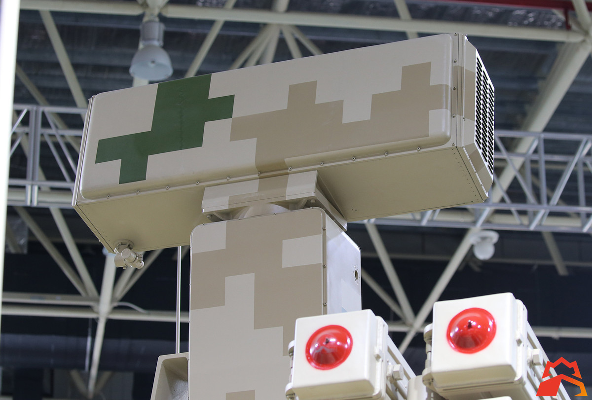 Tầm bắn hiệu quả của tên lửa Yitian được xác định từ 300-6.000m, có khả năng tấn công các mục tiêu ở độ cao lên đến 4.000m và tối thiểu là 15m. Hệ thống radar mảng pha 3D của nó có tầm hoạt động lên đến hơn 20km và toàn hệ thống có thể chuyển trạng thái chiến đấu chỉ trong chưa tới 10 giây. Và với những thông số được Trung Quốc quảng cáo, Yitian có vượt trội hơn rất nhiều so với Strela-10 vốn do Liên Xô phát triển từ những năm 1970. Nguồn ảnh: listen.eastday.