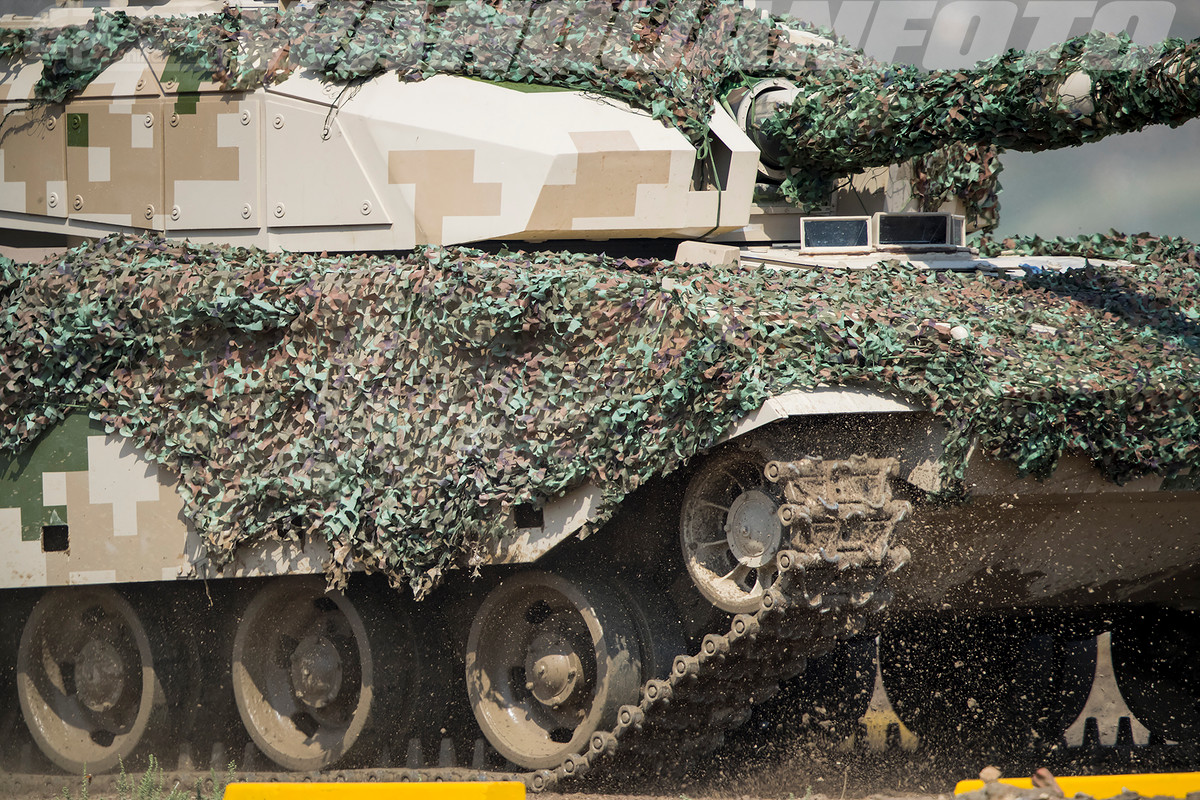 Hệ thống bảo vệ này giúp kíp xe an toàn trước các loại đạn xuyên cỡ 23 - 30 mm cũng như mảnh bom, pháo, tuy nhiên nó khó lòng chống trả được các vũ khí chống tăng uy lực như RPG-7. Nguồn ảnh: Wanquan Foto.