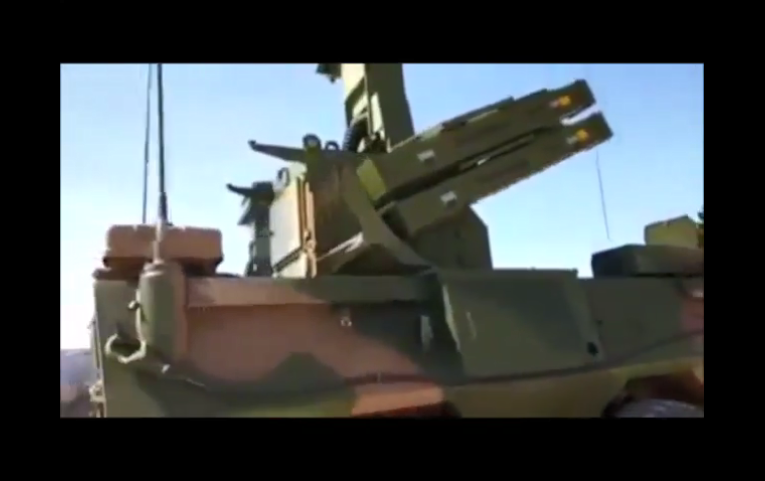 Tham gia duyệt binh vào 20/1 tới, đội hình phương tiện cơ giới của Phòng không Lào được dẫn đầu bởi ba hệ thống phòng không Yitian, kế đến là 9K35 Strela-10 và S-125 Neva/Pechora của Nga (hoặc Liên Xô). Trong số vũ khí trên Yitian được đánh giá là hiện đại nhất khi đây là một trong những sản phẩm mới nhất của Tập đoàn quốc phòng Norinco, Trung Quốc. Nguồn ảnh: MAF.