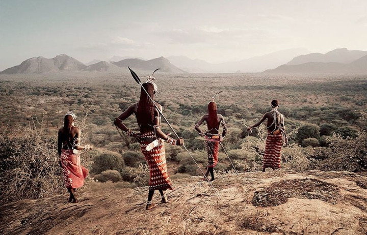 Bộ lạc Samburu, Kenya. Samburu là một tộc người du mục, chăn thả gia súc của họ từ nơi này đến nơi khác để kiếm ăn.