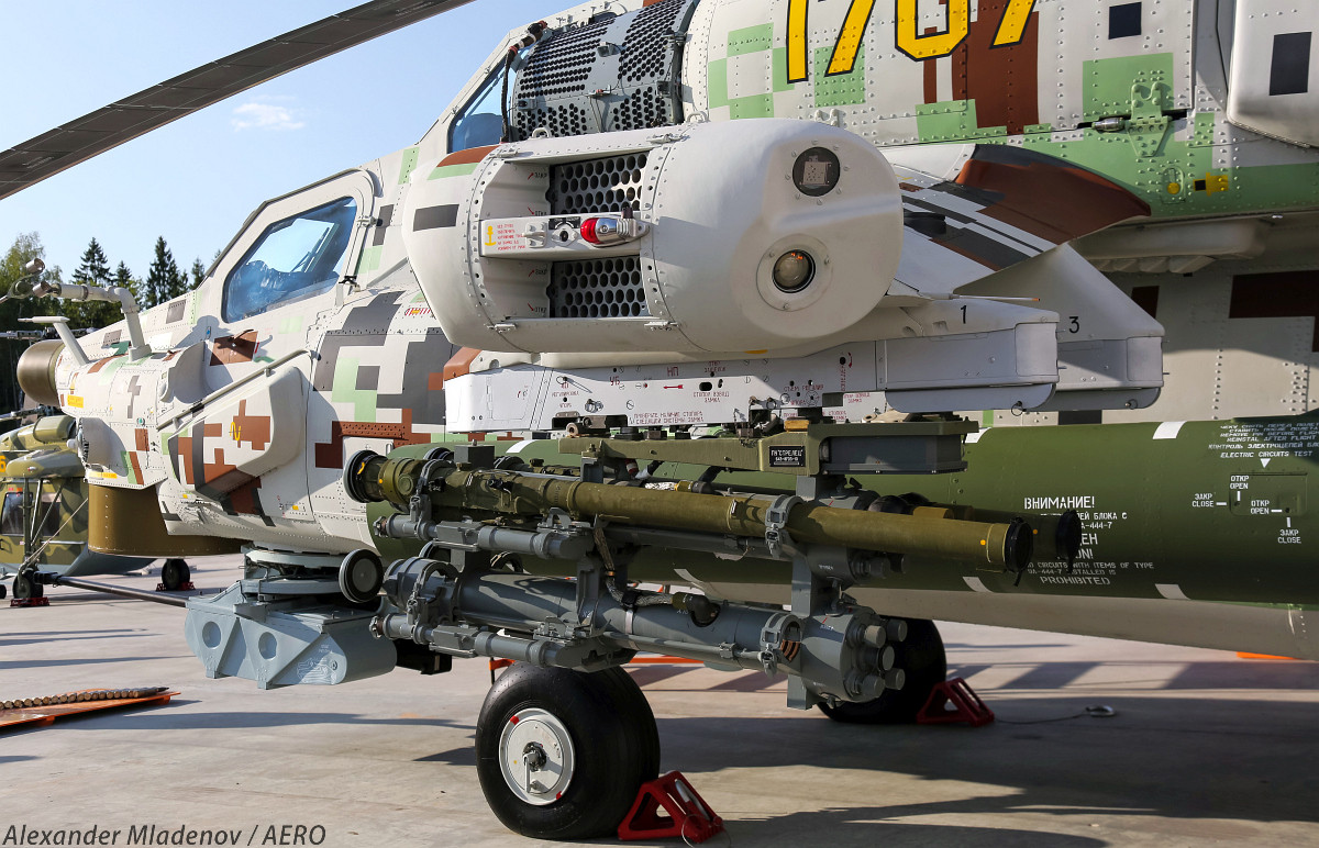 Chưa dừng lại đó chiếc trực thăng tấn công này còn được trang bị hệ thống phòng vệ chủ động và áp chế điện tử trên không Richag-AV, giúp bảo vệ Mi-28NE trước mọi đòn tấn công đến từ dưới mặt đất cho đến trên không. Nguồn ảnh: Aeropress-BG.