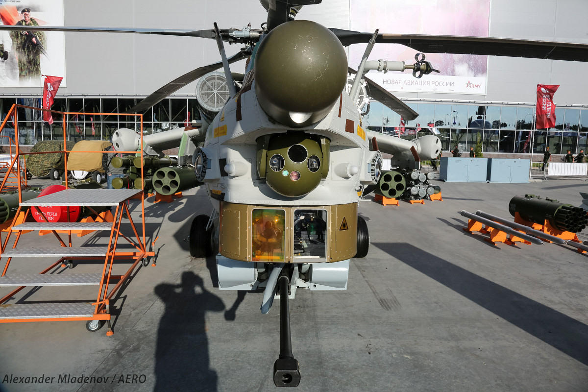 Vào theo như trong hình một chiếc trực thăng Mi-28NE có thể mang theo 4 tên lửa chống tăng 9M123 Khrizantema có tầm bắn lên đến 6.000m, 2 pod rocket 80mm, 6 tên lửa không đối không Igla-V, và một pháo tự động 30mm cùng 250 viên đạn. Nguồn ảnh: Aeropress-BG.