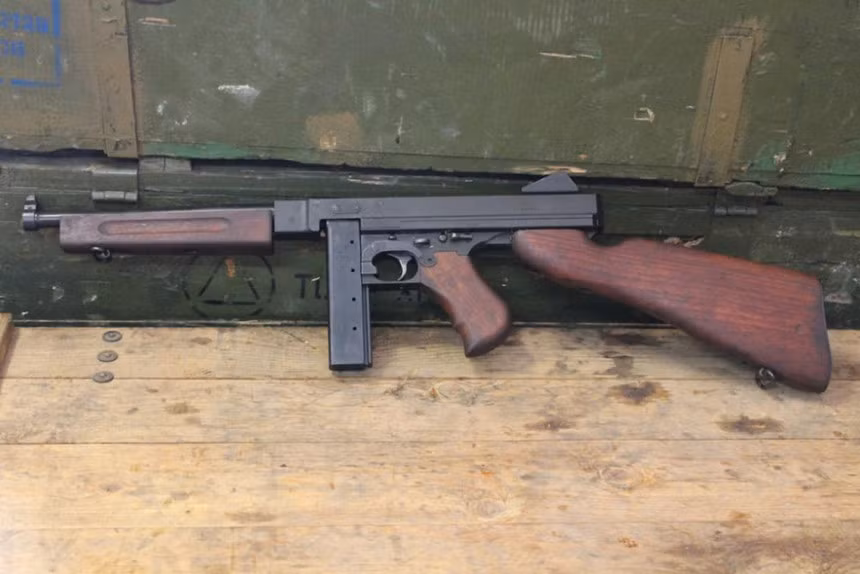 Đơn cử là trường hợp của súng tiểu liên Thompson M1, một trong những vũ khí bán chạy nhất của công ty ông đã tăng từ 9.000 USD vào năm 2004, lên 27.000 USD vào năm 2017. Hay khẩu Heckler &amp; Koch MP5 của Đức đã tăng từ 12.000 USD năm 2003, lên 42.000 USD vào năm 2017.