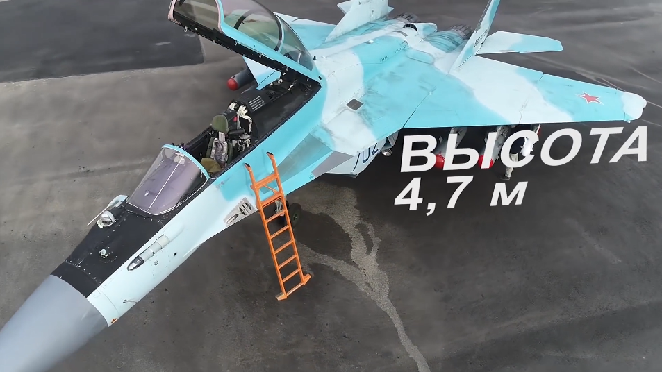 Cận cảnh một chiếc MiG-35 của Không quân Nga với màu sơn ngụy trang xanh da trời đặc trưng như các dòng chiến đấu cơ Sukhoi hiện tại. Nguồn ảnh: Bộ Quốc phòng Nga.