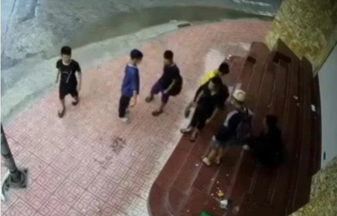 Ha Noi: Truy tim nhom doi tuong dam nguoi di bo de cuop tai san