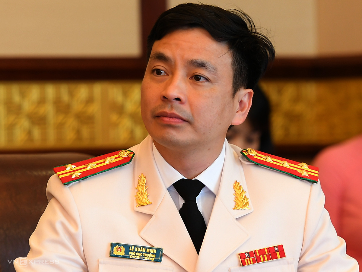 Đại tá Minh được nhắc đến như khắc tinh của tội phạm công nghệ cao và từng chỉ đạo phá án thành công các chuyên án phối hợp cùng Cục Điều tra liên bang Mỹ (FBI) và Cơ quan phòng chống tội phạm nguy hiểm của Vương quốc Anh xử lý đường dây tội phạm xuyên quốc gia Mattefeuter trộm cắp thông tin thẻ tín dụng và mua hàng trái phép về Việt Nam; tham gia phá án, truy bắt các đối tượng làm thẻ tín dụng giả đầu tiên ở Việt Nam và hàng loạt vụ án lừa đảo đầu tư bán hàng đa cấp. 