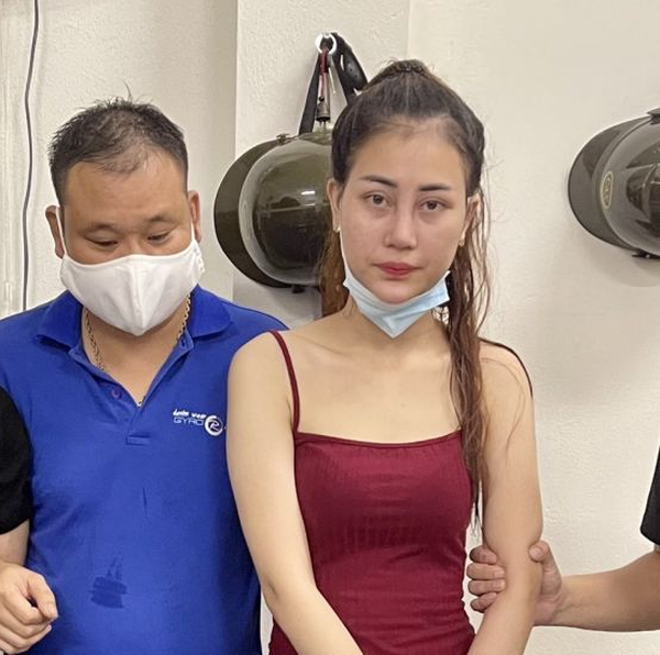 Tại hiện trường, Công an thu giữ 1.500 viên ma túy MDMA có tổng khối lượng hơn 653g, 5 điện thoại di động, một gói heroin cùng một số tang vật liên quan.