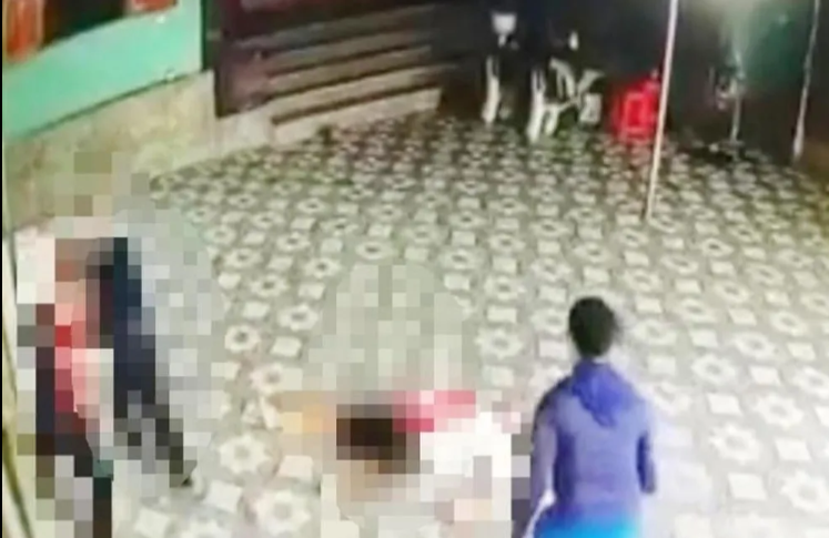  Đâm chết 'quân sư' vì mách nước cờ tướng hiểm: Bực vì chủ nhà là ông T.V.T. (SN 1969, ngụ xã Trường Lâm, thị xã Nghi Sơn, tỉnh Thanh Hóa chỉ cho đối thủ nước cờ hiểm dẫn tới thua ván cờ tướng, Trần Đức Phụng (SN 1950, trú cùng địa phương) đã lấy dao truy sát, đâm chết chủ nhà. Ngày 14/8, thông tin từ UBND xã Trường Lâm cho biết, sau khi đâm chết người, Phụng đã đến cơ quan Công an đầu thú. Hiện vụ việc đang được cơ quan chức năng điều tra, làm rõ. 