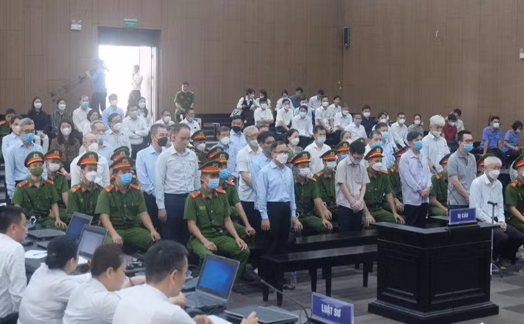 Xet xu vu cuu Bi thu Binh Duong: Vi sao hai bi cao xin vang mat?