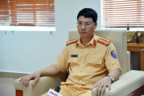 Ông Bình được đồng nghiệp đánh giá là cán bộ trẻ, có năng lực và trách nhiệm với công việc.