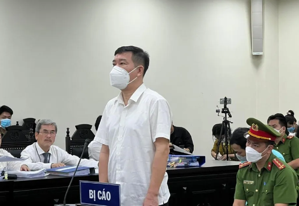 Cuu truong Cong an quan Tay Ho dua ra de nghi gi tai toa?