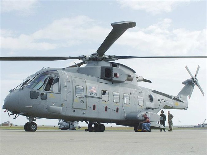 VH-71 Kestrel với giá 241 triệu USD là một biến thể của AgustaWestland AW101 do Lockheed Martin sản xuất. Trực thăng này thực hiện chuyến bay đầu tiên vào tháng 7/2007, nhưng do vượt quá chi phí vận hành và các vấn đề kỹ thuật mà chính phủ Mỹ yêu cầu VH-71 Kestrel phải điều chỉnh thêm. Tuy nhiên, tháng 6/2009, dự án này đã bị hủy bỏ sau khi tổng chi phí cho 28 chiếc trực thăng này tăng lên tới 13 tỷ USD. Tháng 6/2011, những chiếc trực thăng này đã được bán cho Canada với giá 164 triệu USD.