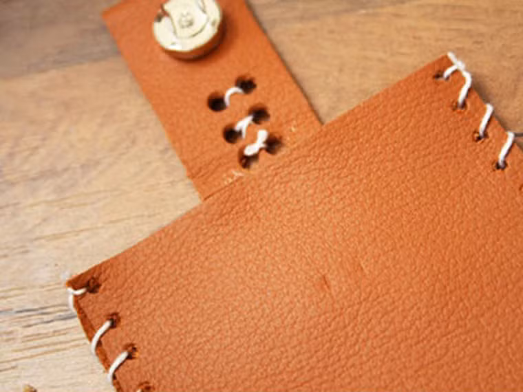  Hiện các nhà khoa học chưa tìm được căn nguyên mối liên hệ giữa hai yếu tố này. Dù vậy, để bảo vệ cơ thể, bạn nên giữ điện thoại trong túi xách; tắt nguồn khi không có nhu cầu liên lạc; hạn chế tối đa việc sử dụng thiết bị trong khu vực sóng yếu, trữ lượng pin thấp. 