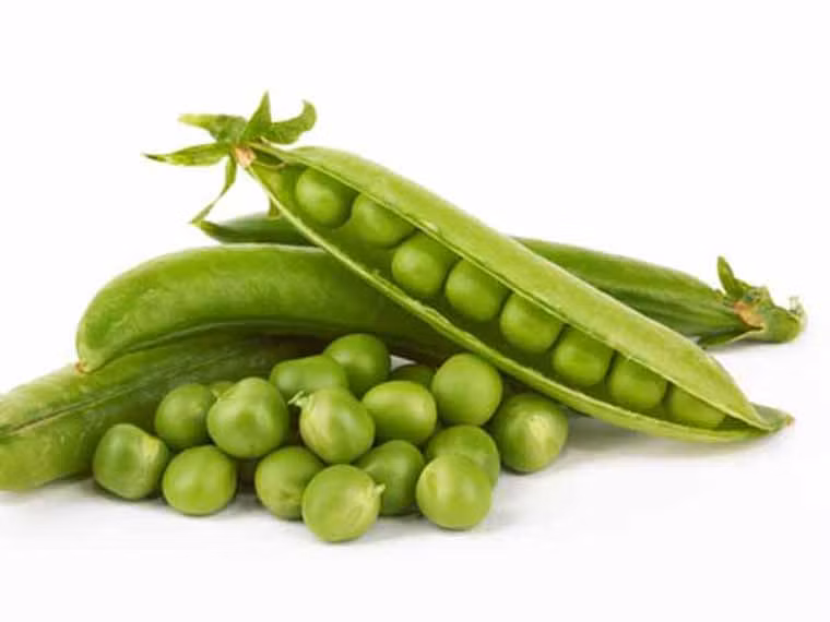  Đậu lăng. Đậu lăng chứa nhiều phytoestrogrens – một trong những nguồn tốt nhất cung cấp axit folic (một loại vitamin B giúp sản sinh tế bào). Tiêu thụ đậu lăng đều đặn, chị em có khả năng giảm tới 44% khả năng mắc ung thư vú. 