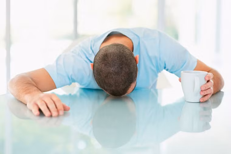  Dẫn đến viêm tinh hoàn. Tinh hoàn là cơ quan sản xuất tinh trùng và hợp thành tinh dịch. Khi giao hợp bình thường, tinh hoàn, tiền liệt tuyến và các cơ quan khác trong trạng thái sung huyết. Nếu “ngưng chiến”, không xuất tinh, tốc độ phục hồi máu ở cơ quan sinh dục chậm rõ rệt, tinh hoàn trong trạng thái sung huyết kéo dài, các mao mạch ở vách bên trong tinh hoàn bị rách, dẫn đến viêm tinh hoàn. 