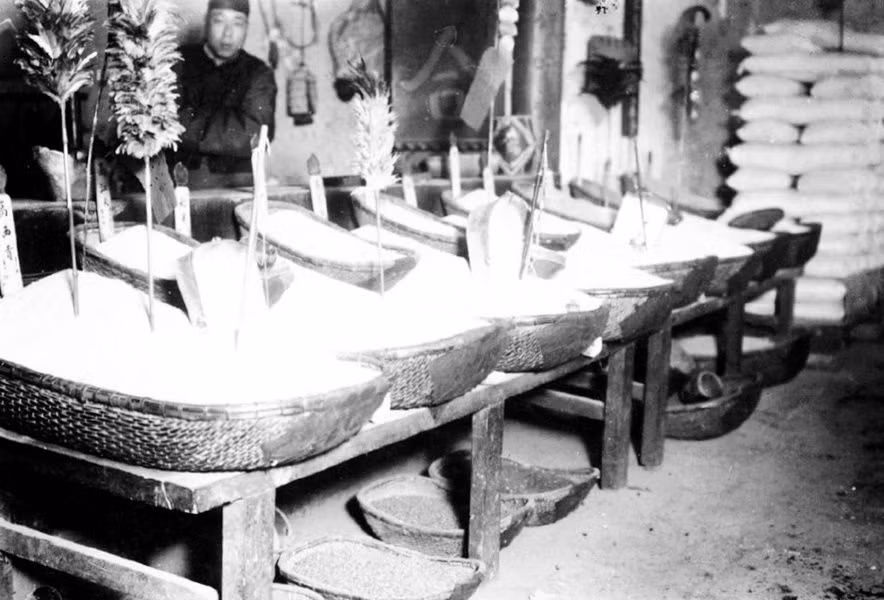 Hình ảnh trong một hàng bán gạo. Ảnh ILS.