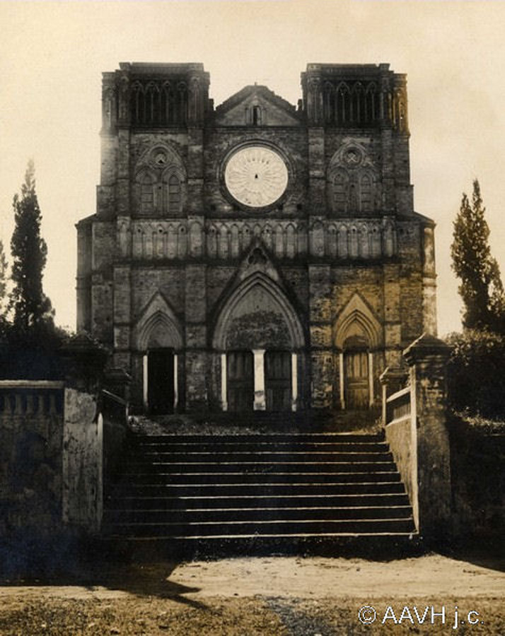 Mặt trước nhà thờ Di Loan, 1930. Ảnh: Aavh.org.