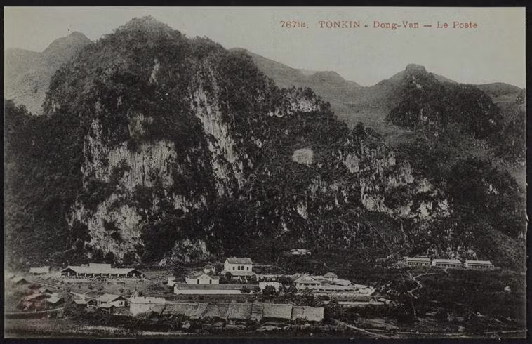 Khung cảnh núi non hùng vĩ ở Đồng Văn, Hà Giang. Ảnh: Rmn.fr.