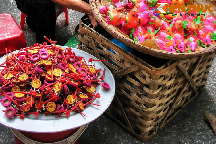 Ngày nay trống bỏi được sản xuất tại một số làng nghề truyền thống ở miền Bắc, nổi tiếng nhất là thôn Báo Đáp, xã Hồng Quang, Nam Trực, Nam Định.