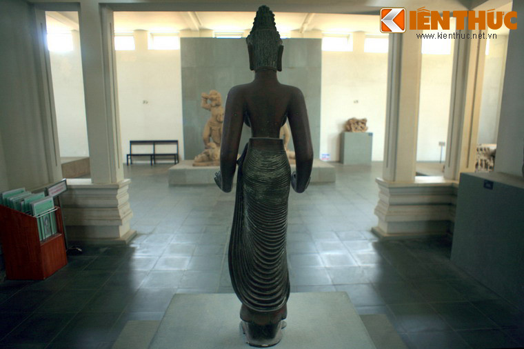 Bức tượng nữ thần Tara được phát hiện vào năm 1978 tại Phật viện Đồng Dương, thuộc địa phận làng Đồng Dương, xã Bình Định Bắc, huyện Thăng Bình, tỉnh Quảng Nam. Đây một khu phế tích Phật giáo lớn của vương quốc Chăm Pa cổ.