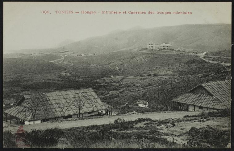 Bệnh xá và doanh trại quân đội ở Hòn Gai. Ảnh: Rmn.fr.