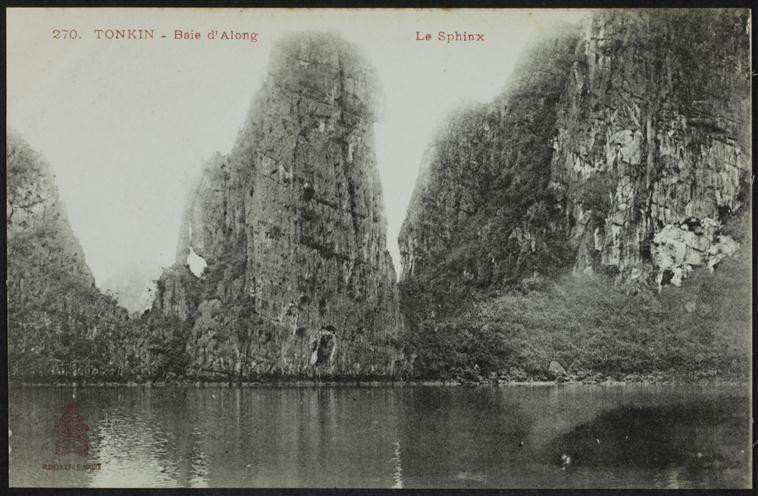 Một góc vịnh Hạ Long với chú thích trên ảnh là hòn Nhân Sư (Le Sphinx). Ảnh: Rmn.fr.