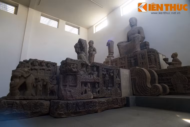 Những hiện vật được lưu giữ ở Bảo tàng Điêu khắc Chăm Đà Nẵng chính là chứng tính quan trọng nhất về sự tồn tại của trung tâm Phật giáo lớn nhất vương quốc Chăm Pa một thời. (Bài có sử dụng tư liệu của Bảo tàng Điêu khắc Chăm Đà Nẵng).