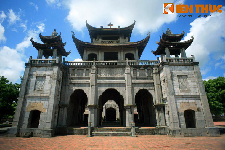 Quá trình xây dựng nhà thờ Phát Diệm rất kỳ công vì Phát Diệm vốn là vùng đất sình lầy.