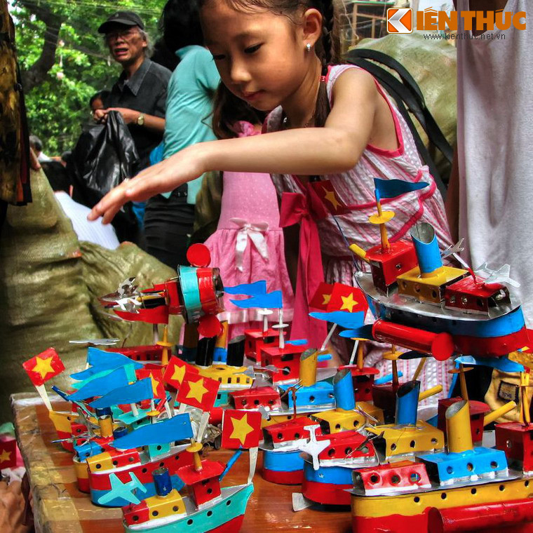 Khi chạy tàu phát ra tiếng kêu “phành phạch”. Tiếng kêu này được tạo ra bởi lá đồng mỏng nằm giữa nồi hơi bị đẩy theo hai chiều lên - xuống theo tác động của nhiệt và lực đàn hồi.