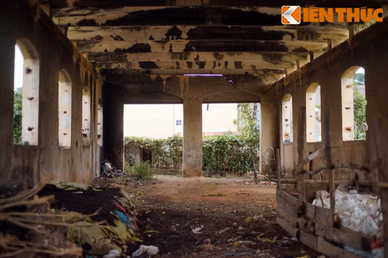 Tất cả các trang thiết bị của nhà ga đã bị tháo dỡ từ nhiều thập niên trước.