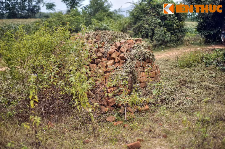 Từ các chứng tích được tìm thấy, có thể khẳng định, trước khi thành Cha được xây dựng, khu vực này đã là điểm định cư lâu đời của người Chăm.