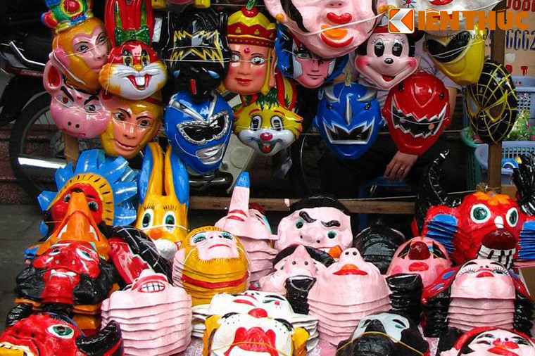 Trong bối cảnh này, việc mua cho trẻ em những chiếc mặt nạ giấy bồi truyền thống thay vì mặt nạ Trung Quốc trong ngày Tết Trung thu là một cách thiết thực để gìn giữ các giá trị văn hóa truyền thống của người Việt.