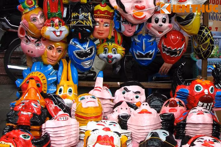 Trong bối cảnh này, việc mua cho trẻ em những chiếc mặt nạ giấy bồi truyền thống thay vì mặt nạ Trung Quốc trong ngày Tết Trung thu là một cách thiết thực để gìn giữ các giá trị văn hóa truyền thống của người Việt.