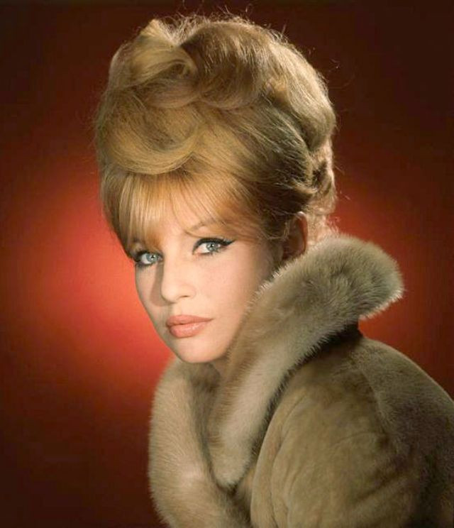 Chân dung Annette Strøyberg (1936-2005), một ngôi sao điện ảnh người Đan Mạch. .