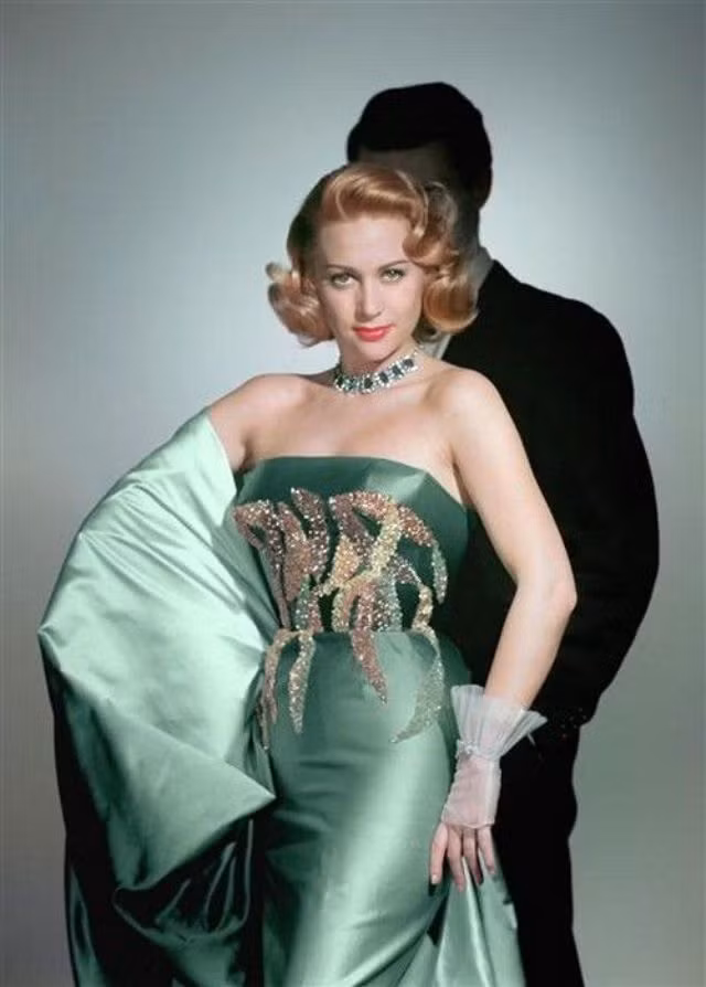 Chân dung Martine Carol (1920-1967), một ngôi sao điện ảnh người Pháp.