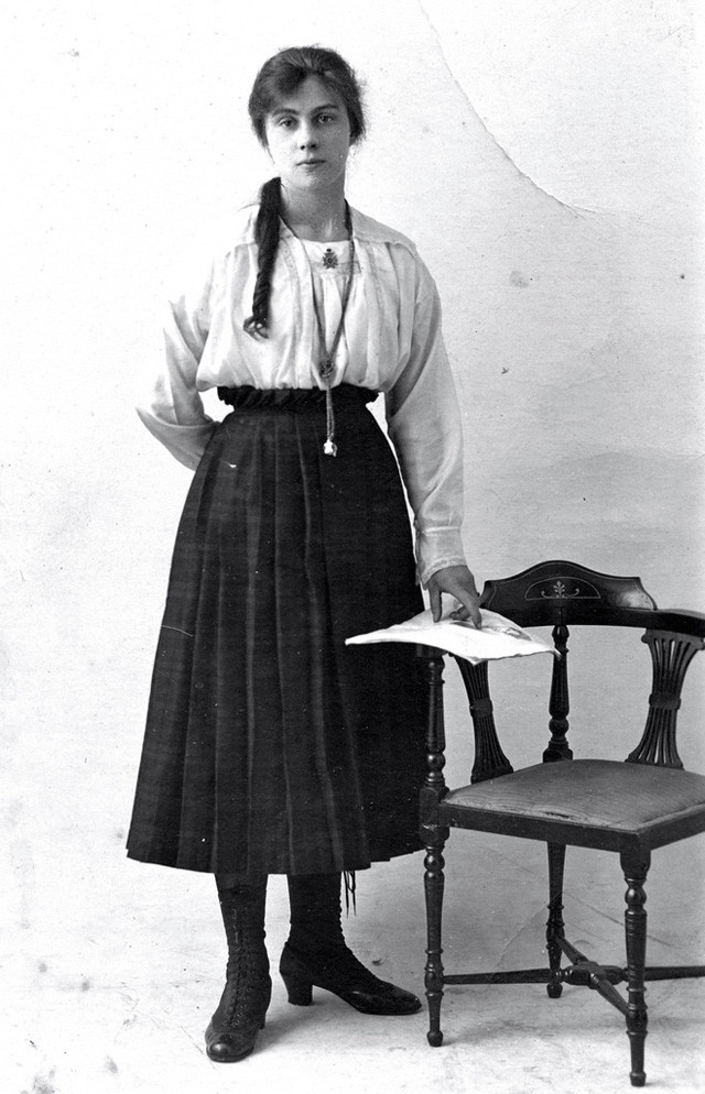 Trước hết, đó là những khuôn mặt mang vẻ đẹp mộc mạc, không rực rỡ nhờ những lớp trang điểm hay thủ thuật chỉnh sửa ảnh, nhưng vẫn thu hút mọi ánh nhìn.