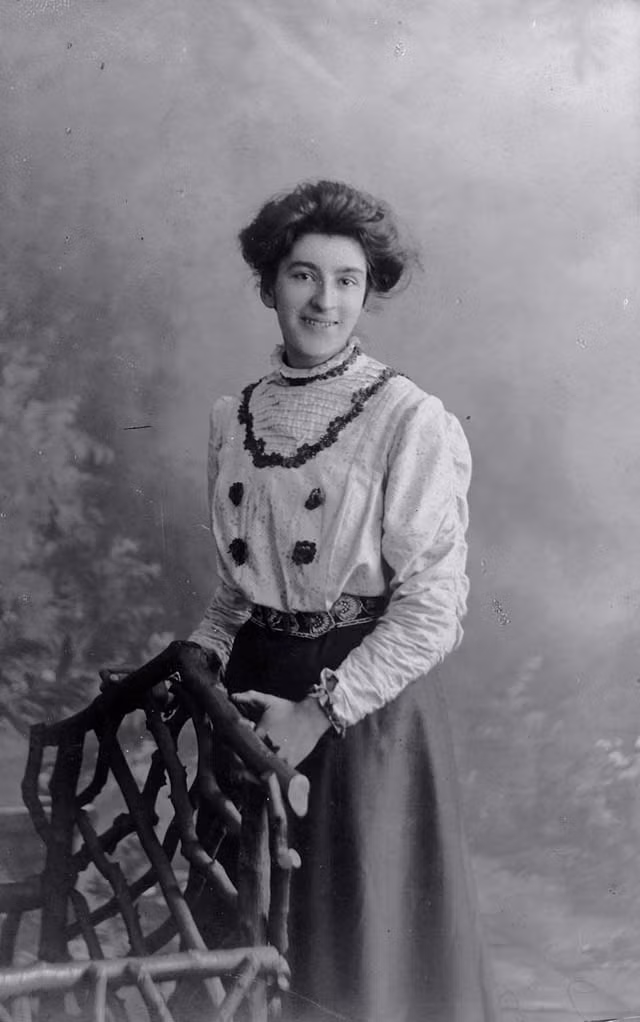 Biểu cảm trên khuôn mặt rất tự nhiên mỗi khi chụp ảnh.