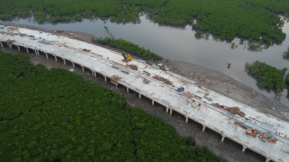 Dự án cầu Cửa Lục 3 và đường dẫn có điểm đầu đấu nối tuyến đường bao biển Cao Xanh - Hà Khánh; điểm cuối tuyến đấu nối với Quốc lộ 279 trên địa bàn xã Thống Nhất.