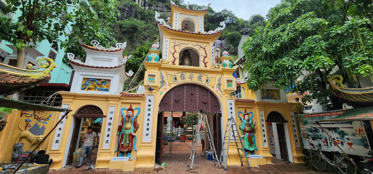 Ngoài ra, vận động nhân dân chỉnh trang khuôn viên, mặt tiền, chuẩn bị ngành hàng kinh doanh; chuẩn bị chu đáo các nội dung công việc cho Chương trình khai trương và duy trì hoạt động của tuyến phố đi bộ Bài Thơ.