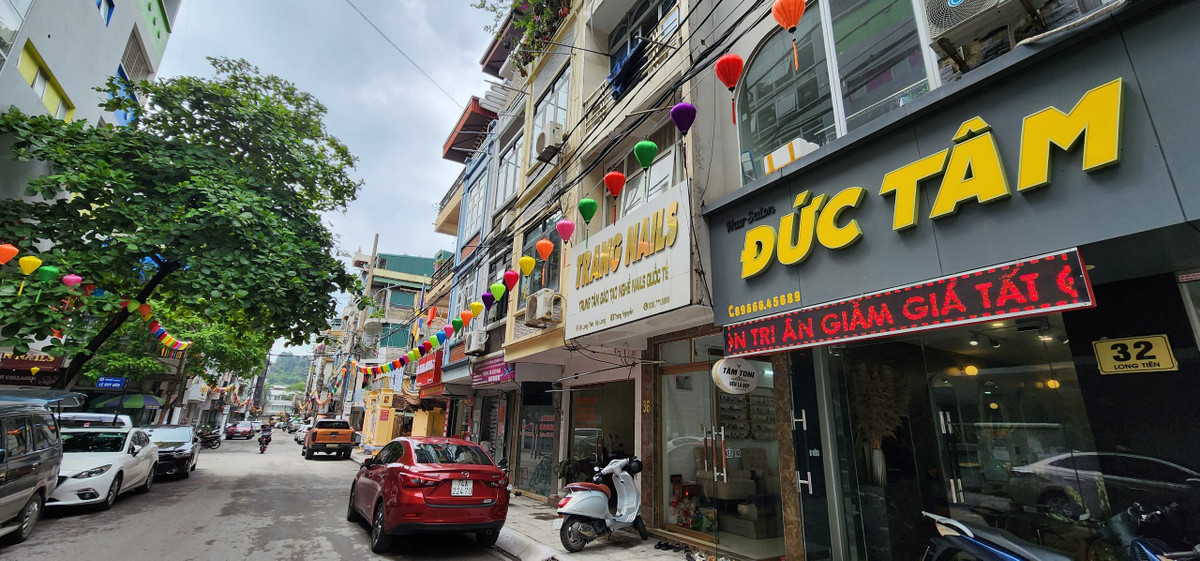 Tuyến phố đi bộ Bài Thơ được xây dựng tại 2 phố Long Tiên và Lê Quý Đôn của phường Bạch Đằng; thời gian hoạt động từ 18h - 24h tối ngày thứ 6, thứ 7 hàng tuần, dự kiến sẽ khai trương vào 20h ngày 23/6/2023.