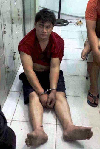 Nghi can Tai “mun” truc tiep dung dao tan cong nhom hiep si-Hinh-2