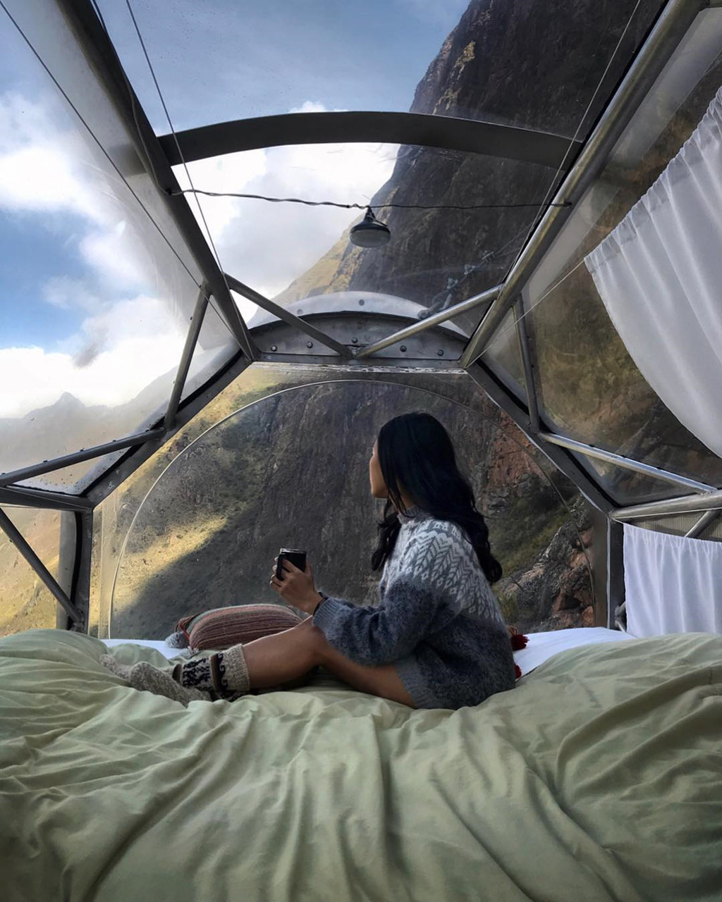 Thach thuc long can dam voi khach san lo lung tren nui-Hinh-8