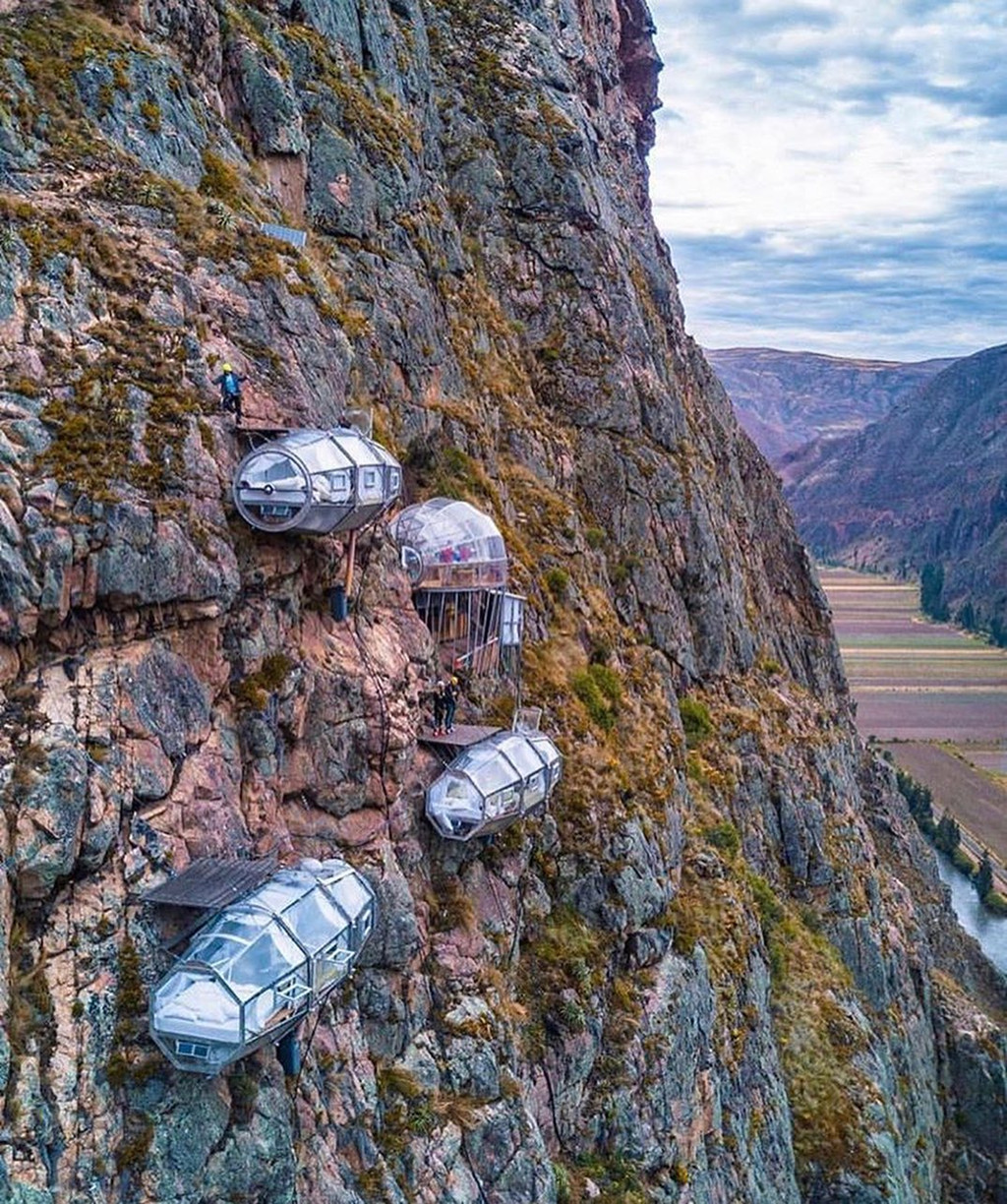 Thach thuc long can dam voi khach san lo lung tren nui-Hinh-6