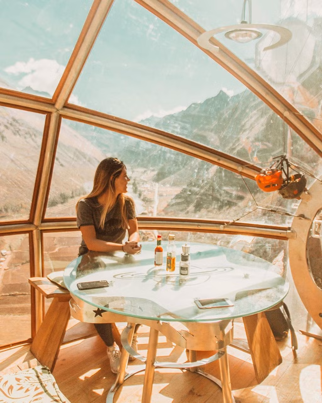 Thach thuc long can dam voi khach san lo lung tren nui-Hinh-9