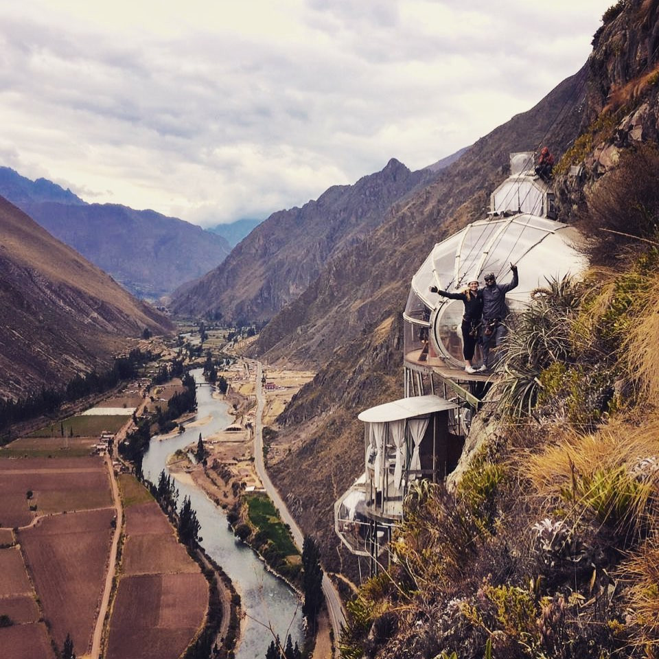 Thach thuc long can dam voi khach san lo lung tren nui-Hinh-3