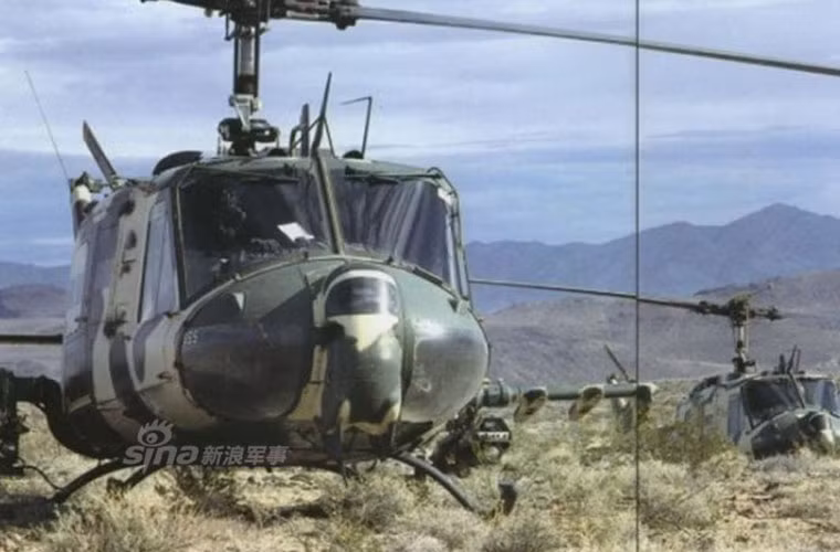 Không quân Lục quân Mỹ cũng sử dụng phi đoàn “kẻ xâm lược” tương tự. Họ sử dụng các máy bay trực thăng UH-1 đóng giả trực thăng tấn công Mi-24 lừng danh của Liên Xô. Thậm chí, lục quân còn cải tiến một số bộ phận máy bay nhìn giống Mi-24 hơn. Nguồn ảnh: Sina