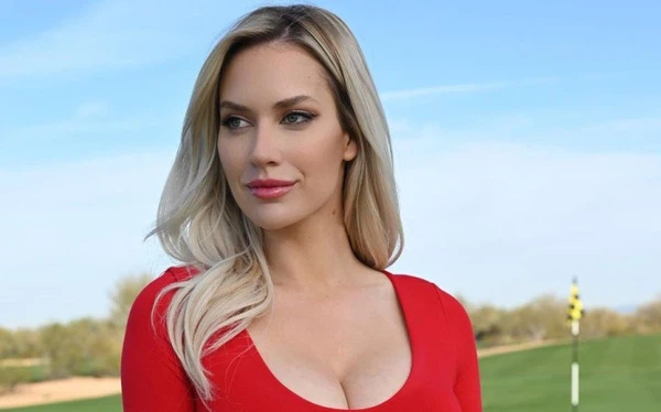 Dù được mệnh danh là nữ golf thủ quyến rũ nhất hành tinh nhưng mỗi lần ra sân Paige Spiranac phải chịu vô số lời chê bai về ngoại hình tới từ cộng đồng mạng, đến mức cô nàng phải chính thức lên tiếng trong một buổi phỏng vấn mới đây.