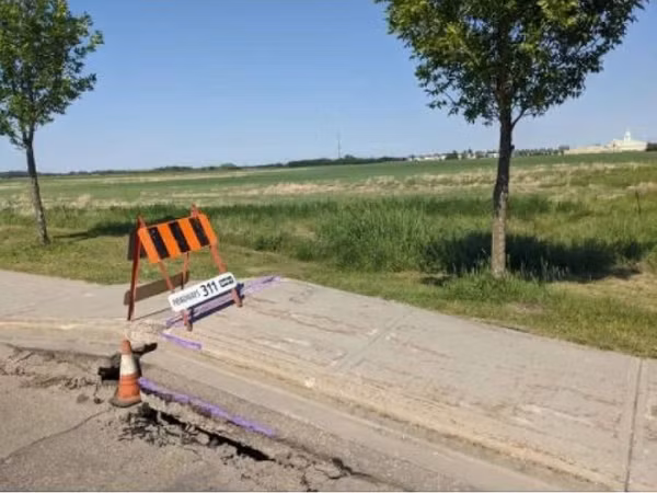 Các đợt nắng nóng thông thường sẽ chỉ kéo dài khoảng 5 ngày. Nhưng một khi vòm nhiệt hình thành và khối áp cao phía trên nó đứng im một chỗ, nắng nóng có thể kéo dài rất lâu cho đến khi khối áp cao suy yếu, mưa mới có thể xuất hiện và khiến đợt nắng nóng kết thúc.